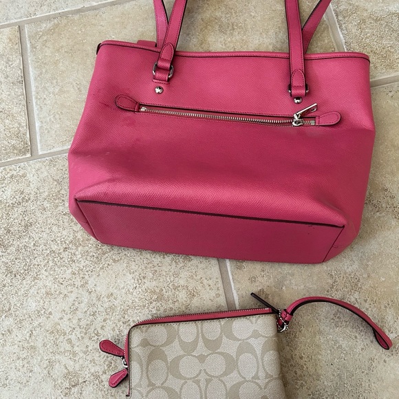 Coach tote with matching wallet, rose and beige, EUC - Picture 3 of 6